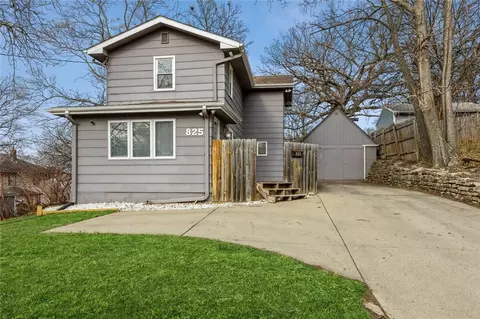 825 Bancroft St, Des Moines, IA 50315