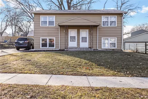 4013 Briarcliff Dr, Des Moines, IA 50317
