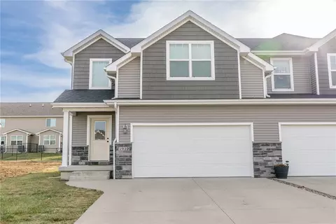 1910 Dogwood Ln, Winterset, IA 50273