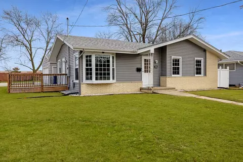 3933 64th St, Urbandale, IA 50322