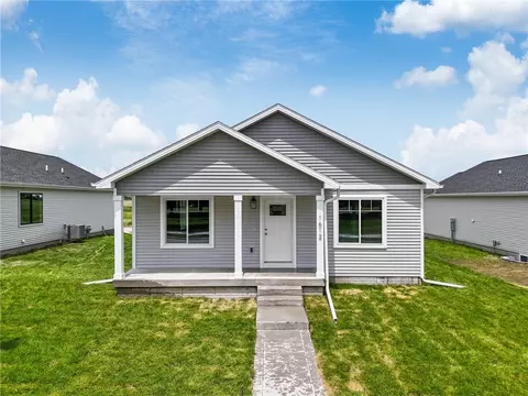 1612 Justice Way, Knoxville, IA 50138