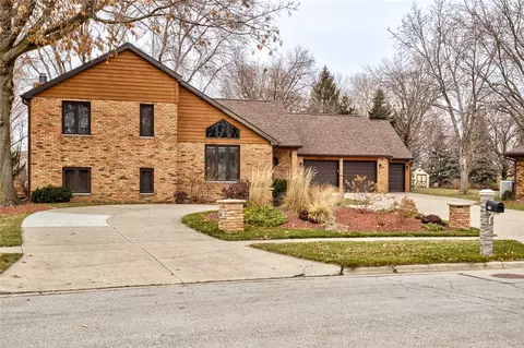 2137 Polk Dr, Ames, IA 50010
