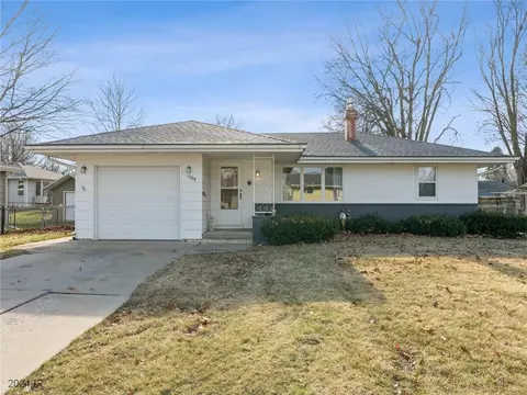 1309 S 11th Ave E, Newton, IA 50208