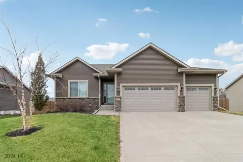 808 NW 8th St, Grimes, IA 50111