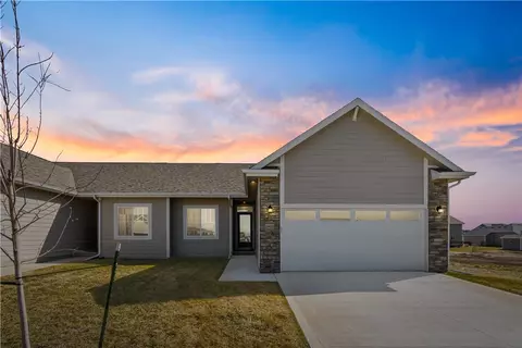 2633 3rd Ave SE, Altoona, IA 50009