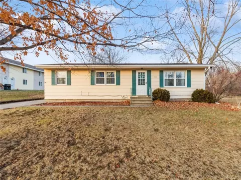 255 W N Ave, Nevada, IA 50201