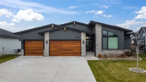 180 91st St, West Des Moines, IA 50266