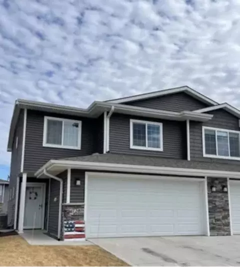 738 NE Macey Way, Waukee, IA 50263