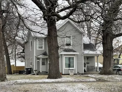 1214 Walker St, Des Moines, IA 50316