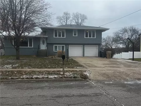 3309 Mary Lynn Dr, Urbandale, IA 50322