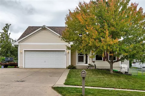 440 Fawn Cir, Pleasant Hill, IA 50327