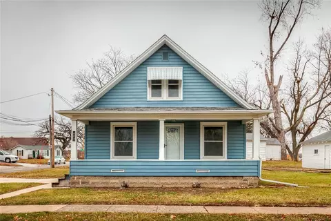 602 E 4th St S, Newton, IA 50208