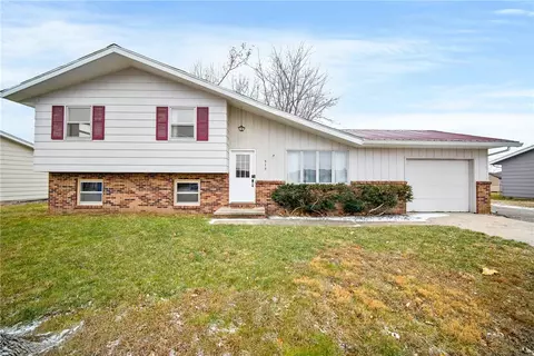 515 Preston Dr, Huxley, IA 50124