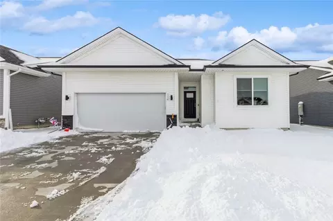 716 NE Pearl Dr, Ankeny, IA 50021