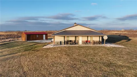46841 200th Ave, Chariton, IA 50049