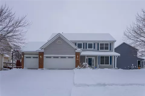 738 77th St, West Des Moines, IA 50266
