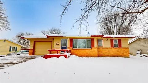 810 SE 4th St, Ankeny, IA 50021