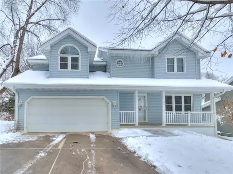 1861 NW 87th Pl, Clive, IA 50325