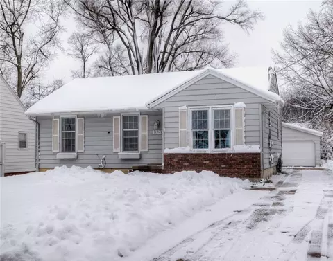 1320 56th St, Des Moines, IA 50311