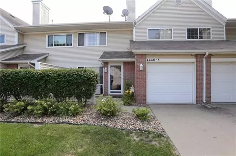 4440 104th St #3, Urbandale, IA 50322
