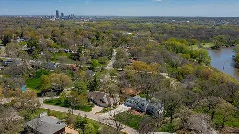 768 Foster Dr, Des Moines, IA 50312