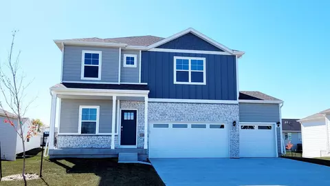 1066 33rd St SE, Altoona, IA 50009
