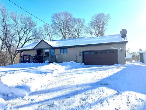 3227 Hull Ave, Des Moines, IA 50317