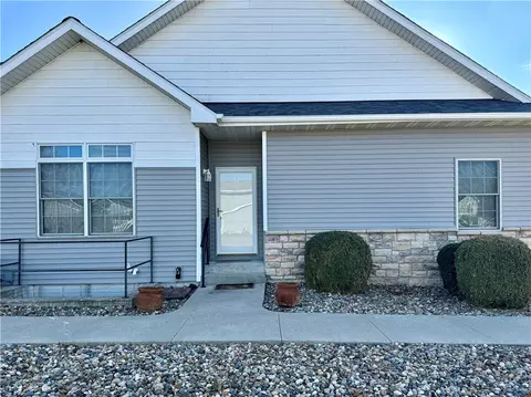 460 Larson Dr, Huxley, IA 50124