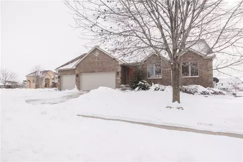 1009 NW Rolling Rock Rd, Ankeny, IA 50023