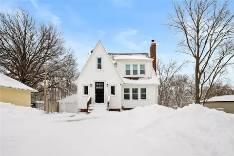 3837 E 29th St, Des Moines, IA 50317