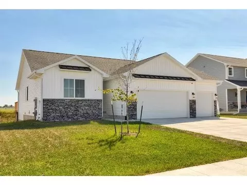 1827 8th Ave SE, Altoona, IA 50009