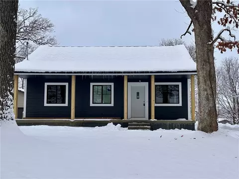 2737 Hickman Rd, Des Moines, IA 50310