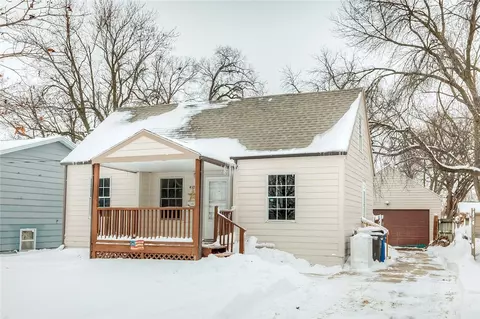 4106 SW 7th St, Des Moines, IA 50315