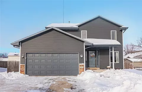 527 26th St SE, Altoona, IA 50009