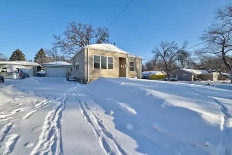 3001 Garden Ave, Des Moines, IA 50310