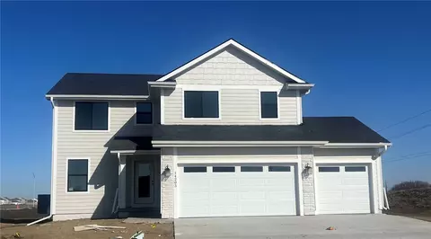14203 N Valley Dr, Urbandale, IA 50323