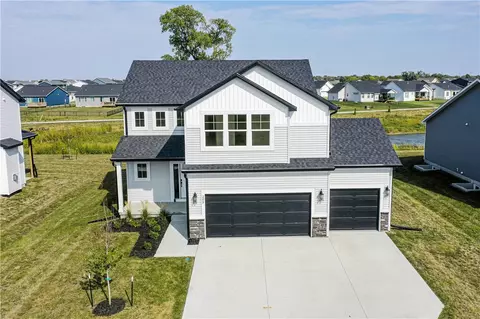 205 Creekside Dr SW, Bondurant, IA 50035