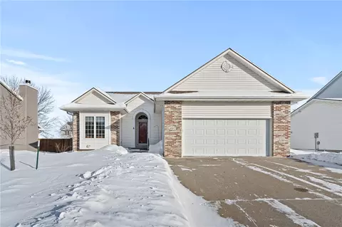 807 SE Trail Ridge Rd, Grimes, IA 50111