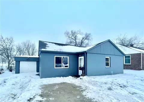 2410 56th St, Des Moines, IA 50310