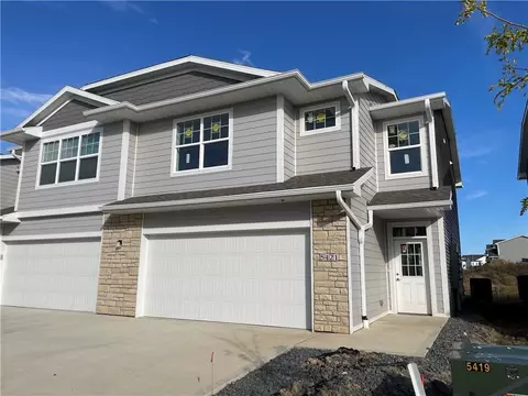5421 154th Ct, Urbandale, IA 50323
