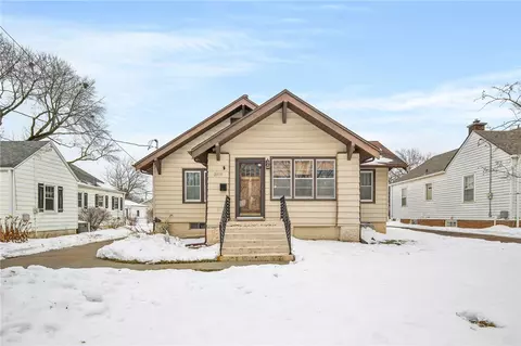 2919 48th Pl, Des Moines, IA 50310
