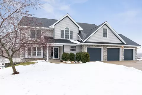 6679 River Bend Dr, Johnston, IA 50131