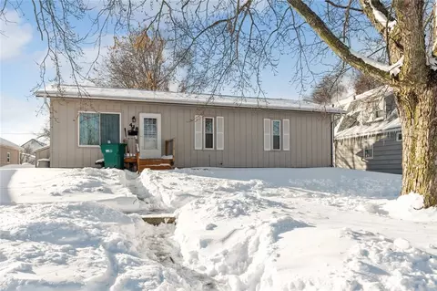 418 E Buchanan St, Winterset, IA 50273