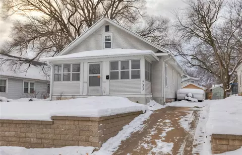 733 Morton Ave, Des Moines, IA 50316