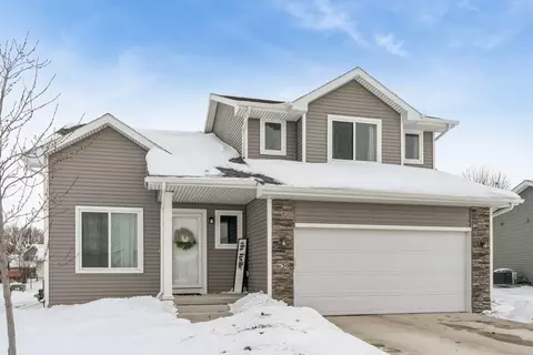 629 17th St SE, Altoona, IA 50009