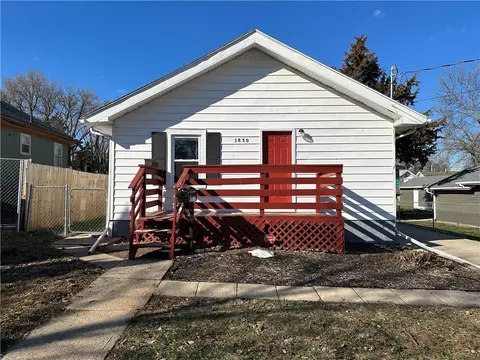 3830 1st St, Des Moines, IA 50313
