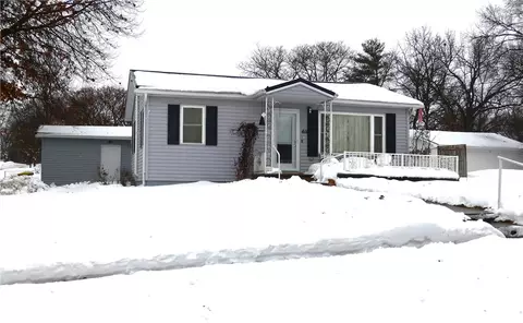 411 S D St, Indianola, IA 50125