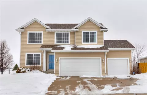 524 SW Beechwood Dr, Grimes, IA 50111