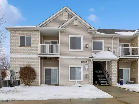 8601 Westown Pkwy #21203, West Des Moines, IA 50266