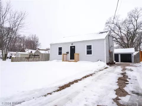 1728 46th St, Des Moines, IA 50310